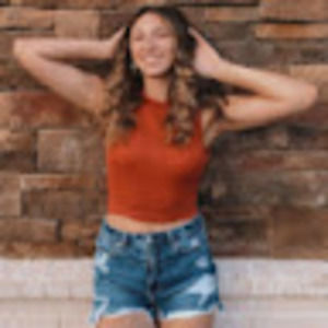 Meet your Posher, Ava